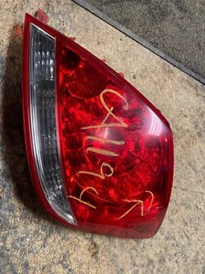 OEM PASSENGER SIDE Tail Light Assembly ACURA RL Right 05 06 07 08 - Picture 1 of 6