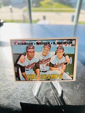 1967 Topps The Champs #1 - Brooks Robinson Orioles POOR CREASES