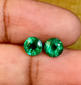 1.45cts 5.8mm Round Pair Lustrous Beautiful Green Natural Emerald Loose Gemstone - Picture 1 of 4