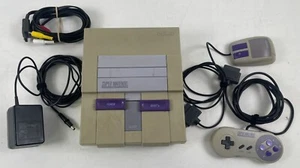 Sistema de entretenimiento Super Nintendo + paquete de mouse SNES - Imagen 1 de 2