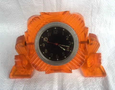 Vintage Tank mechanism of table clock Chelyabinsk watch factory of the 50s USSR Cover