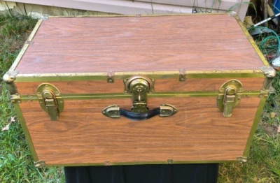 Cofre de almacenamiento vintage con acabado de latón/metal dorado Hollywood Regency Foto 1 de 4