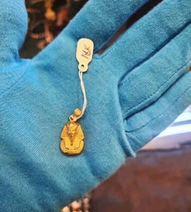 Handcrafted 18k Yellow Gold King Tutankhamun Mask Pendant - Picture 1 of 9