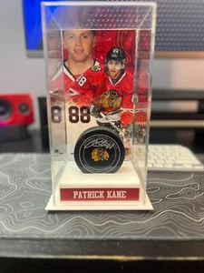 Patrick Kane Autographed Signed Puck with Deluxe Case BLACKHAWKS RANGERS HOF  - Picture 1 of 7