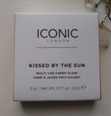 BNIB Iconic Kissed By The Sun So Cheeky  Cheek Glow Blush Bronze Highlight - Image 1 of 4