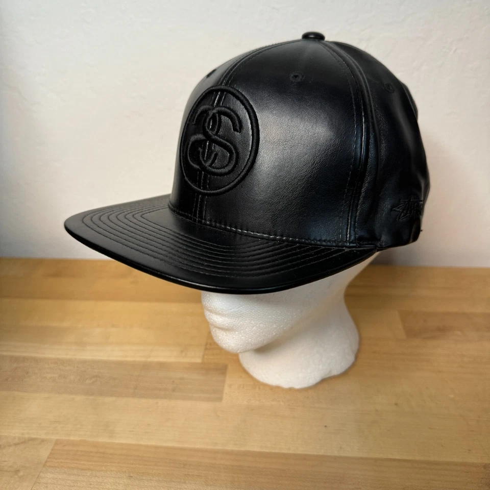 Gorra Stussy Capz Negra Ajustable Doble S Logo One Love Pegatina Cuero PU Foto 1 de 4