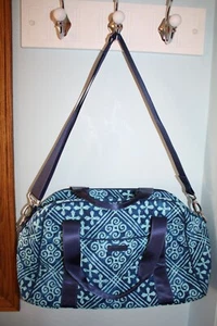 VERA BRADLEY CUBAN TILES Blue GEO Quilted Compact Sport Bag Weekender Travel EUC - Picture 1 of 8