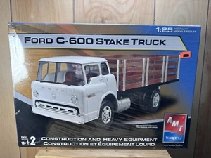 Ford C-600 Stake Truck AMT/ERTL 1:25 38165 factory SEALED - Bild 1 von 6