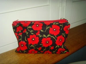 NUOVA POCHETTE POCHETTE ROSSO STAMPA PAPAVERO CERNIERA 19cm x 12cm COTONE FODERATO - Foto 1 di 2