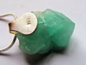 COLGANTE CON ESMERALDA ÁSPERA, PLATA DE LEY - Imagen 1 de 7