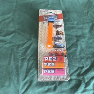 Disney/Pixar Cars Sally Pez Dispenser on Card - Imagen 1 de 9