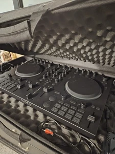 Native Instruments Traktor MX2 Creative 2-Channel DJ Controller - Picture 1 of 2