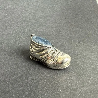 Ancien porte aiguille forme chaussure argent massif sterling silver poinçon 925 - Photo 1/4