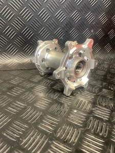 KTM SX 125/525 2003-2026 SM PRO BUJE TRASERO PLATEADO KT9010 - Imagen 1 de 1