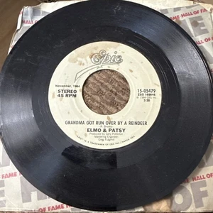ELMO & PATSY - Grandma Got Run Over By A Reindeer / Percy, The Puny…. 45 RPM - Picture 1 of 2