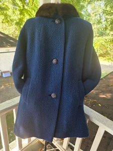 Abrigo Boucle Petite de Lana Pesada de Colección para Damas ~ Azul Real ~ Botones Grandes con Cuello de Piel - Imagen 1 de 6