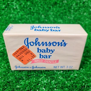 Vintage Johnson’s Baby Bar with Original Packaging 3oz Mild Gentle Soap - Picture 1 of 9
