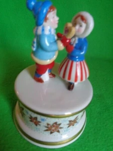 Spieldose  / Spieluhr  Alle Jahre wieder   11,5 x 10 cm  Hutschenreuther - Bild 1 von 3