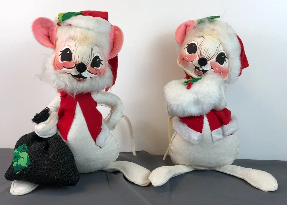 Vintage Pair ANNALEE Mobilitee Dolls 12" Mr & Mrs SANTA CLAUS Muff 1965 1971 - Image 1 of 4