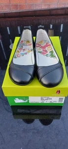 Hush Puppies Mini Janessa Girls Black Leather Slip On Shoes UK - Picture 1 of 4
