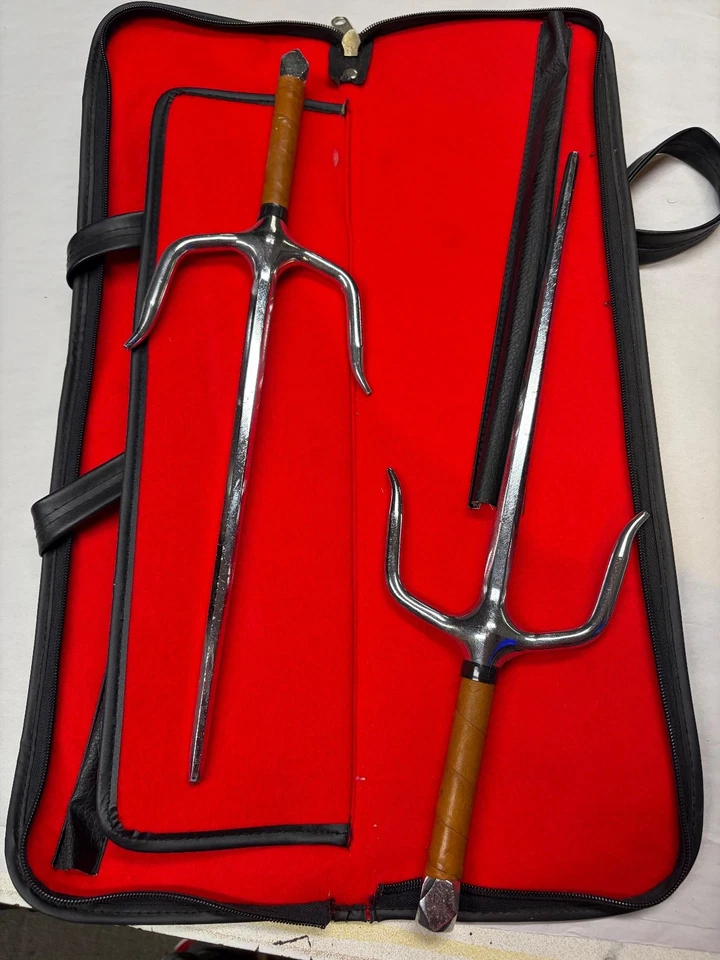 Twin Japanese Sai Stainless Steel W LEATHER HOLDING CASE - Image 1 of 4