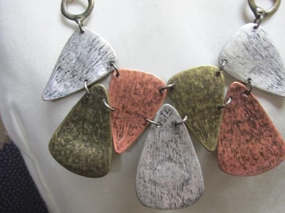 ""CHOCKER DISEÑO TRIÁNGULOS COBRE, LATÓN Y METAL"" - YCLM Foto 1 de 2