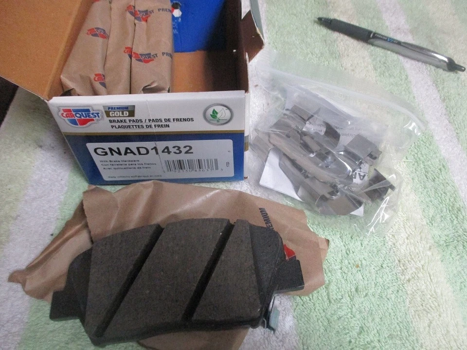 Almohadillas de disco delanteras D1432 para Hyundai Azera Santa Fe Kia Rondo Sorento 2010-2017 Foto 1 de 1