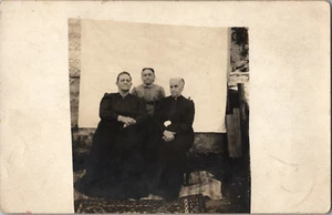 Antique RPPC Postcard 3 Older Women - Bild 1 von 2