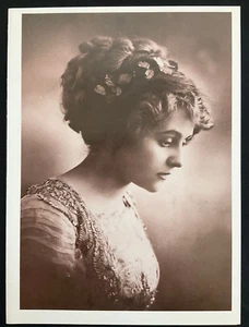 Día de San Valentín con antigua dama Hungría circa 1913 (1987) - Tarjeta vintage - Imagen 1 de 3