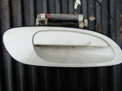 Nissan Máxima 2002-2003 OEM RH pasajero delantero exterior manija de puerta (sucio) Foto 1 de 3