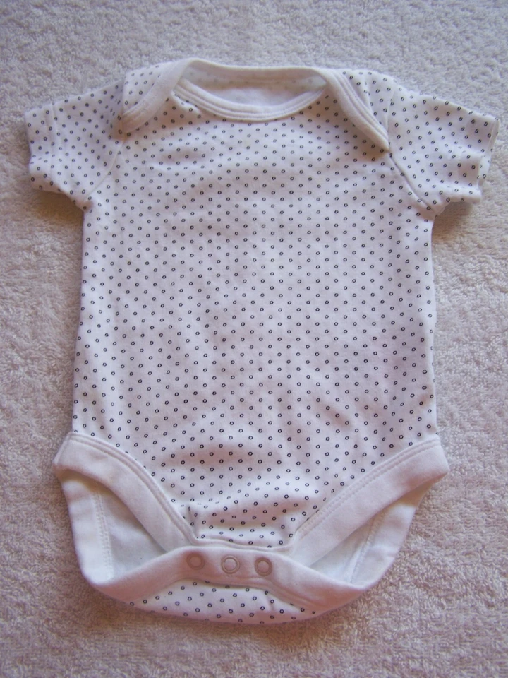 BNWNT Baby Boy's Mothercare White & Black Short Sleeve Bodysuit Romper Size 000 - image 1 of 1