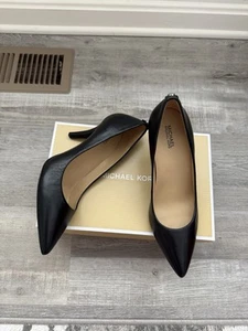 Michael Kors Women’s Flex Mid Pump Black Leather 7.5US -38 EUR - Picture 1 of 13
