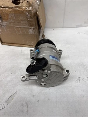 Compresor de aire acondicionado GPD 6511396 para Chevy Yukon Suburban Avalanche con embrague Foto 1 de 4