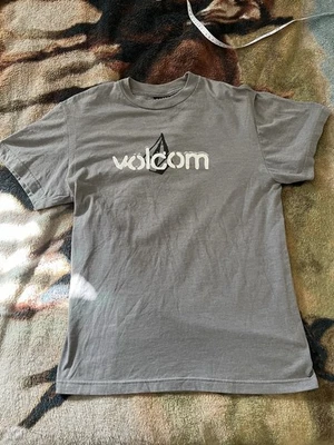 Volcom Men's Medium Grey Skate Surf Graphic Logo T-Shirt 2000s Vintage Tee - Image 1 of 4