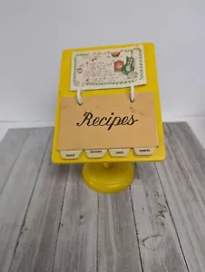 Vintage Plastic 1972 Yellow Chef Recipe Card Stand Lectern - Picture 1 of 6