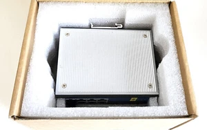 Commutateur Ethernet Moxa EDS-G308 avec 8 ports 10/100/1000BaseT NEUF - Photo 1/4