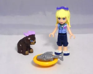 Lego Friends Figur Stephanie mit Brille, Bärchen Schleife Fisch Teller #7 - Bild 1 von 1