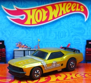 VINTAGE RARE MATTEL HOT WHEELS REDLINE SIZZLERS GOLD BOSS 302 MUSTANG - WORKS! - Picture 1 of 7