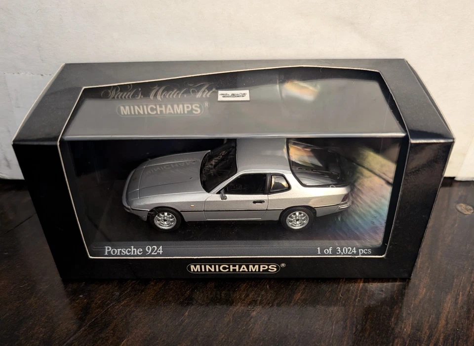 Minichamps 400062121 Porsche 924 1984 Silver 1 43