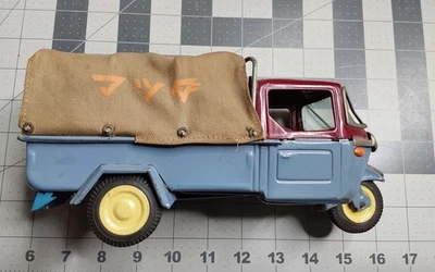 Camión Bandai Mazda Miwa 3 ruedas estaño fricción hecho en Japón con tapa de lona Foto 1 de 4