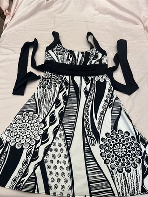 Women’s dress black and white and color with black tie size 12 B.smart brand - Image 1 of 3