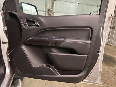 Panel de moldura de puerta delantera CANYON 2016 236700 Foto 1 de 4