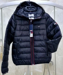 NEU TOMMY JEANS STEPPJACKE MIT BAND UND KAPUZE GRÖSSE XXS 6 NIE GETRAGEN LOCKERE PASSFORM  - Bild 1 von 9