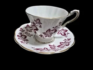 Vintage Royal Kendall Fine Bone China England Tea Cup & Saucer Leaves /READ - Picture 1 of 7