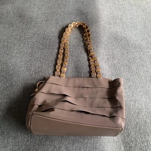 VINTAGE SALVATORE FERRAGAMO Vara Plate Shoulder Bag (grey/gold) - Picture 1 of 7