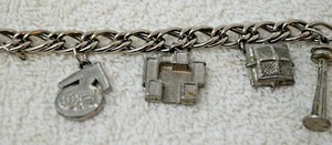 Brazalete dije vintage, feria mundial de Seattle, aguja espacial, siglo 21, etc. - Imagen 1 de 6