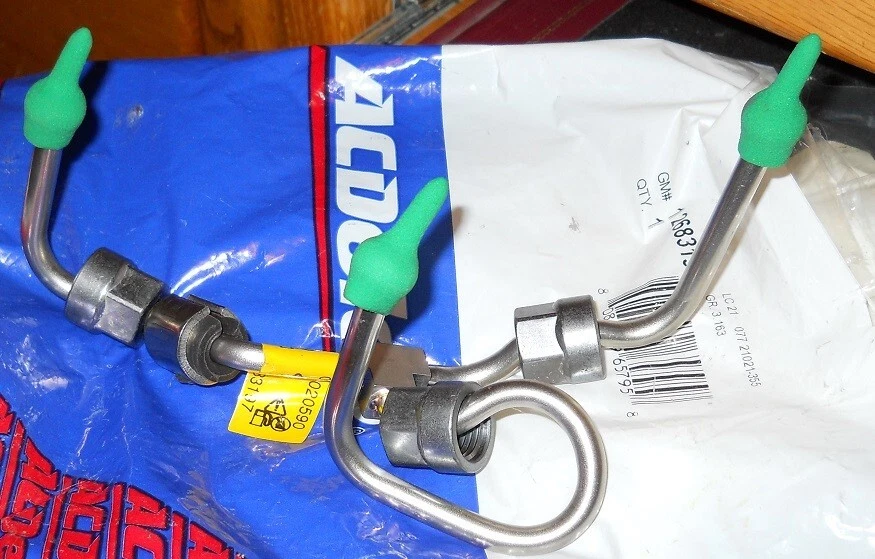 Chevrolet Camaro 2016-19 tubo de alimentación de combustible intermedio de 3,6 L nuevo de Lote Antiguo Foto 1 de 1