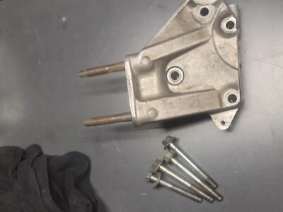 Soporte de montaje de soporte de motor Mitsubishi Eclipse GT 2006-2012 OEM 6g75 3,8 Foto 1 de 4