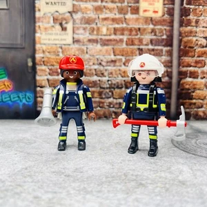 Playmobil Miniatura Bomberos Figuras Con Hacha Y Megáfono - Imagen 1 de 7