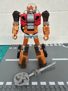 Transformers Generations Power of The Primes Deluxe Class Wreck-Gar loose - Picture 1 of 3